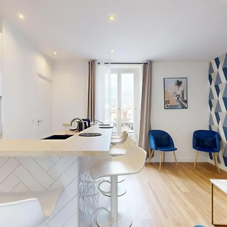 869-suite Bleuet - Superbe * Montreuil (Seine-Saint-Denis)